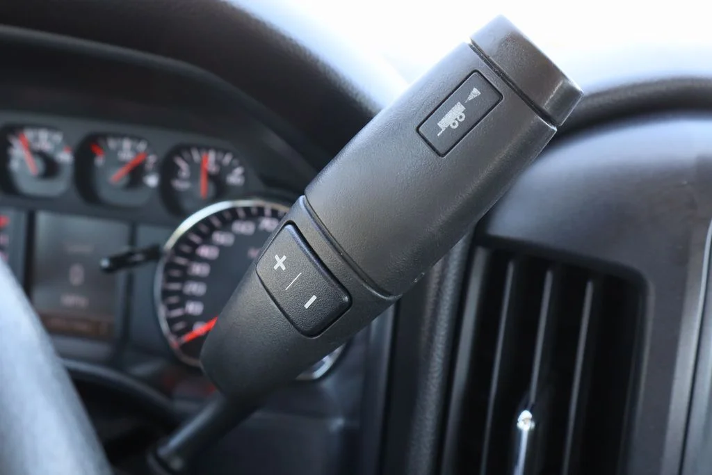 Used 2016 White GMC Base image 19