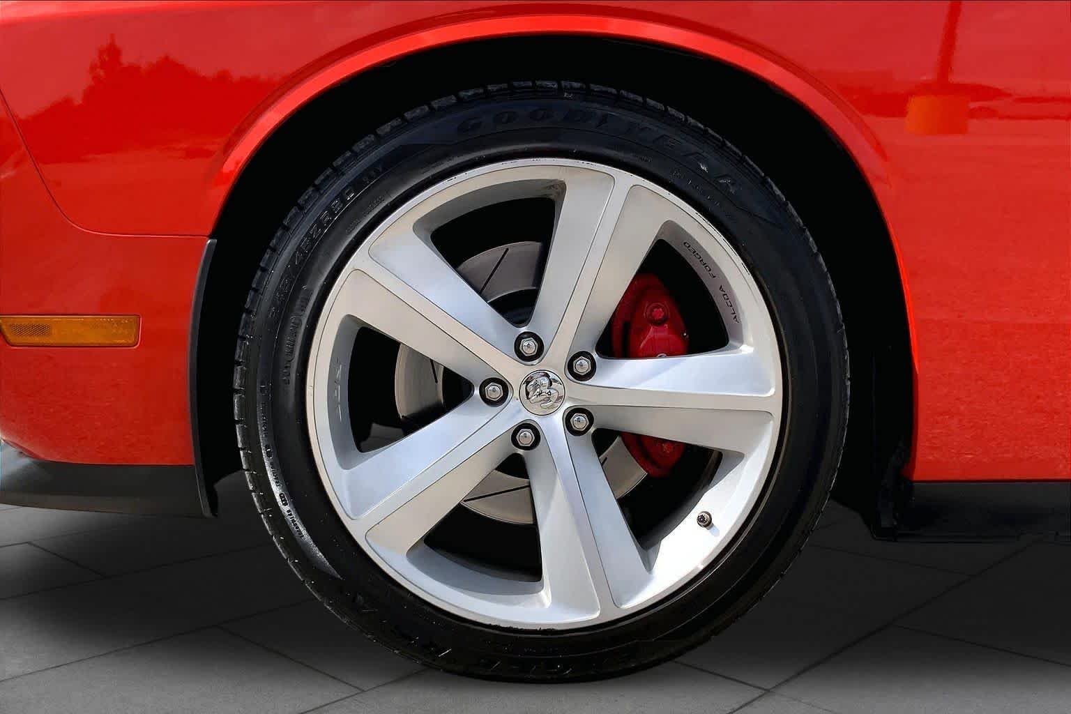 Used 2009 Hemi Orange Pearl Dodge SRT8 image 10