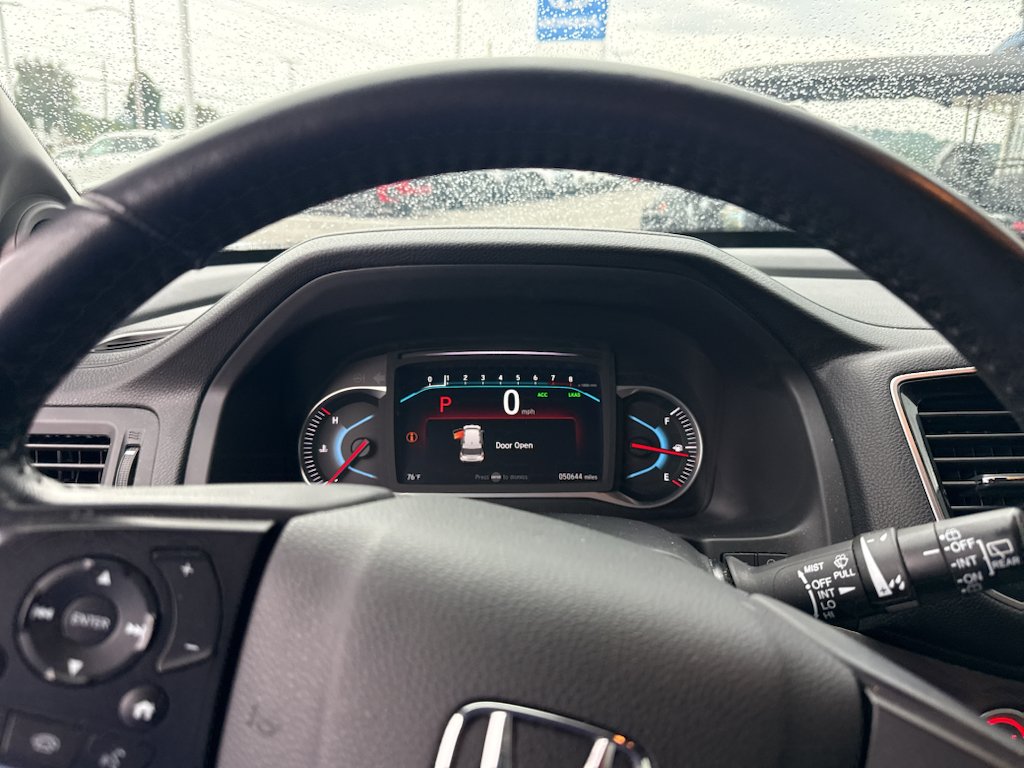 Used 2019 Lunar Silver Metallic Honda EX-L image 2