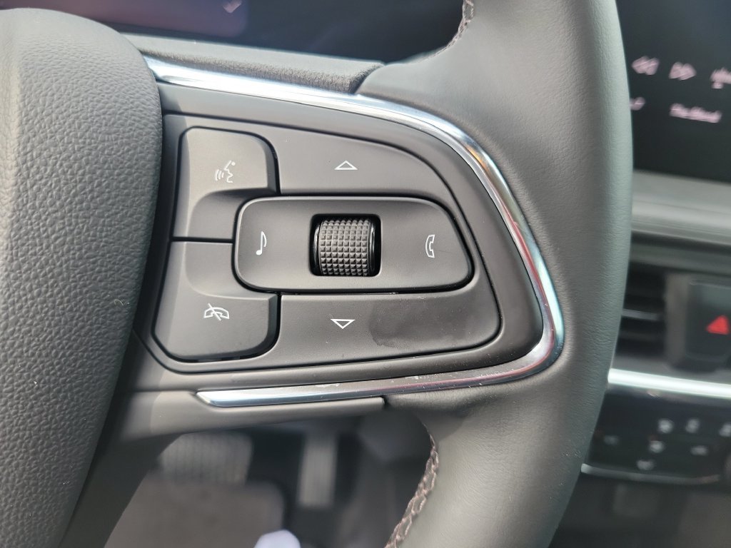 Used 2025 White Buick Sport Touring image 20
