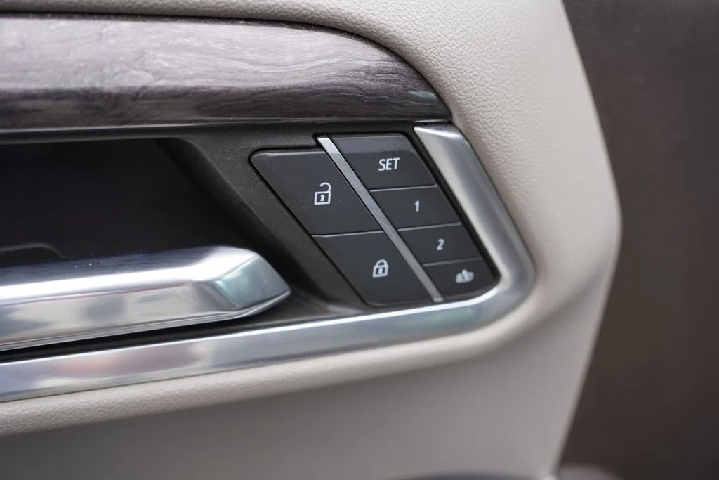 Used 2023 Iridescent Pearl Tricoat Chevrolet LTZ image 23
