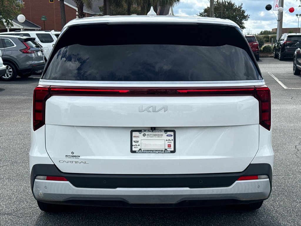 Used 2025 White Kia LXS image 4