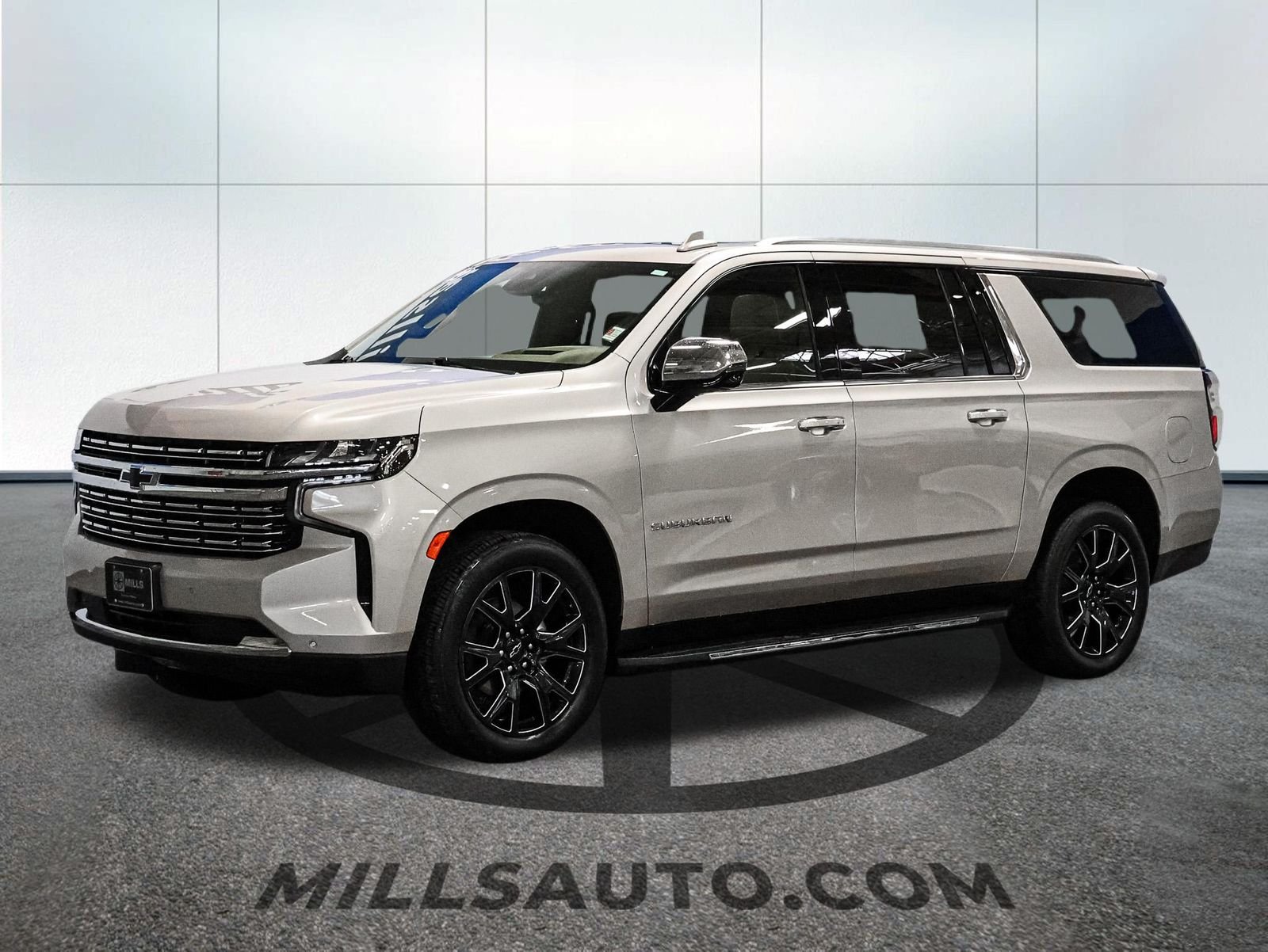 Certified 2023 Chevrolet Suburban Premier with VIN 1GNSKFKT8PR307703 for sale in Baxter, Minnesota