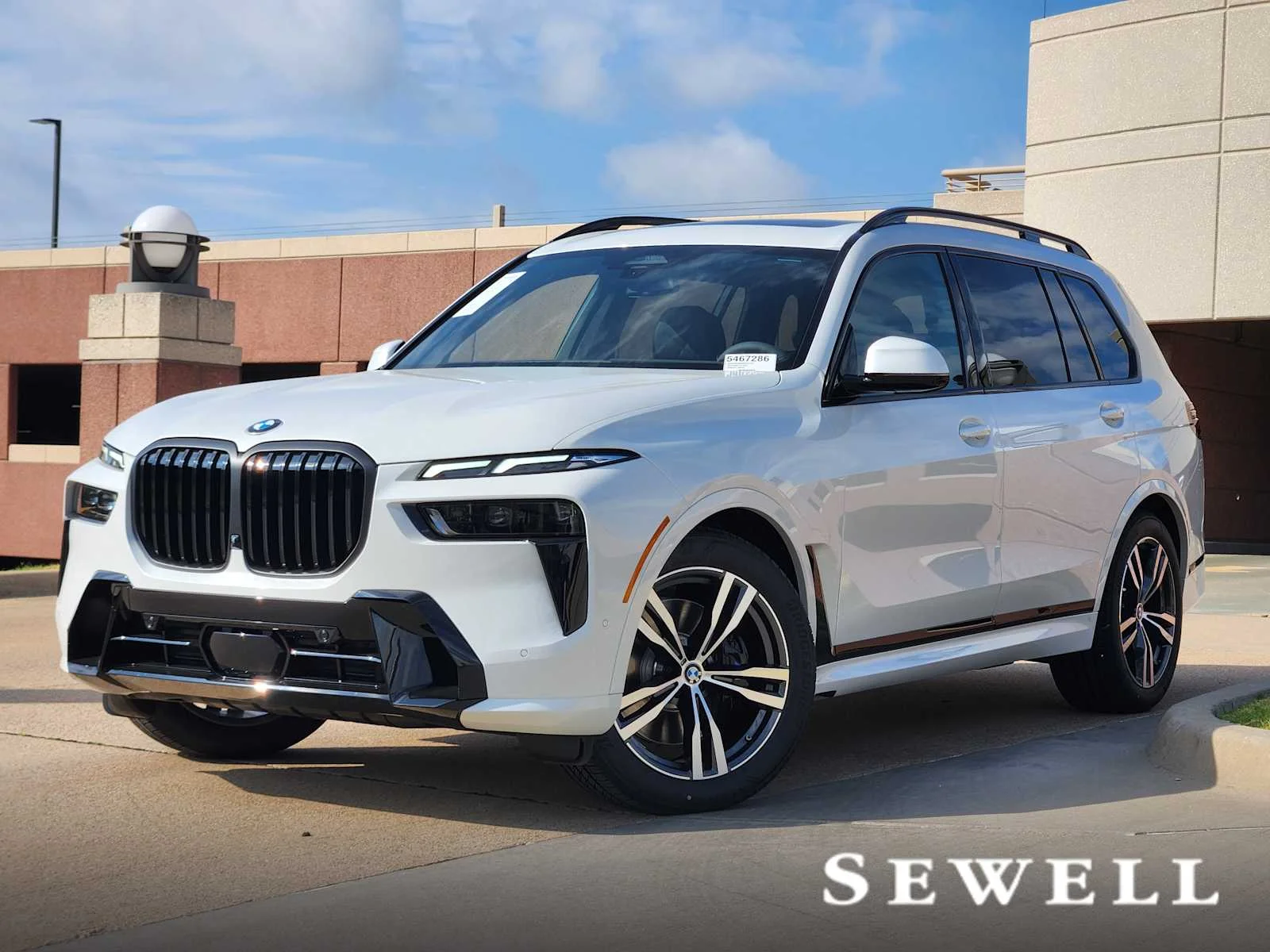 2027 BMW X7