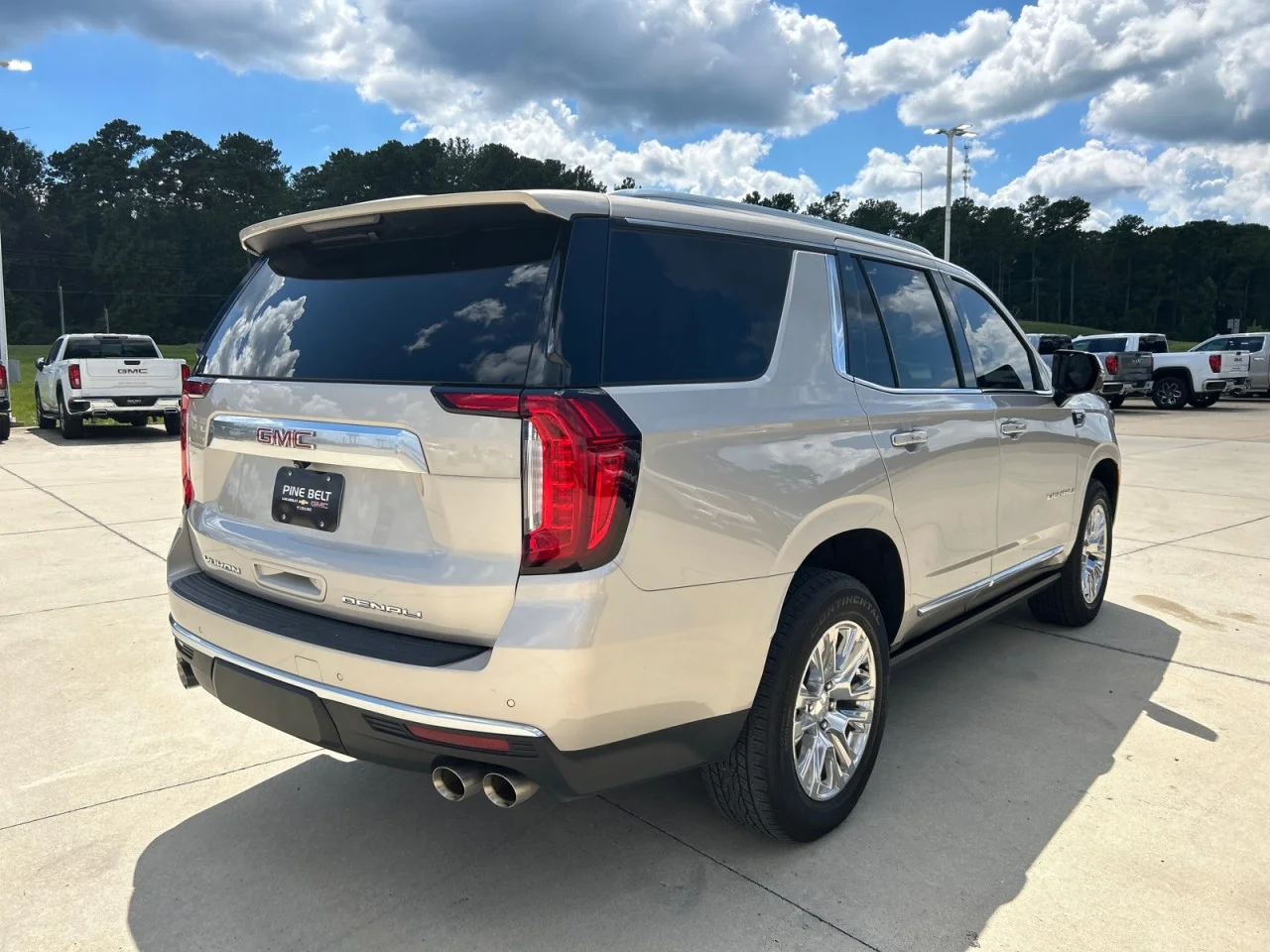 Used 2022 PEARL BEIGE METALLIC GMC Denali image 3