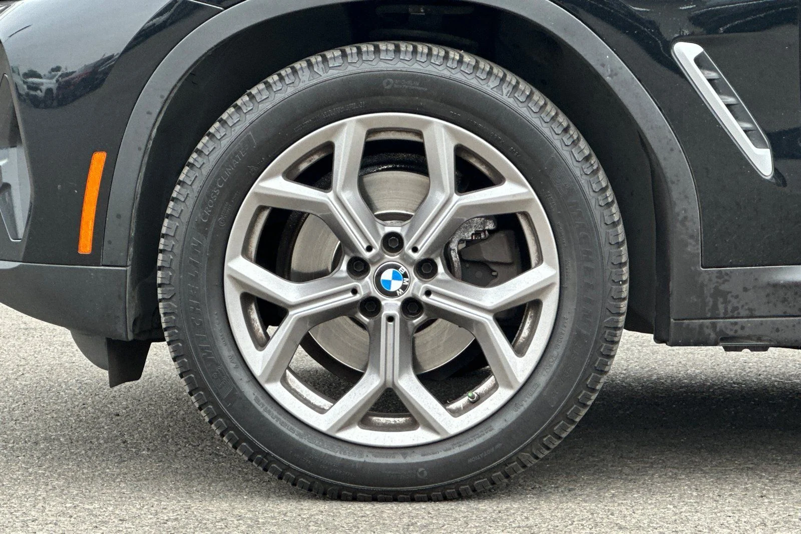 Used 2022 Black BMW xDrive30i image 27
