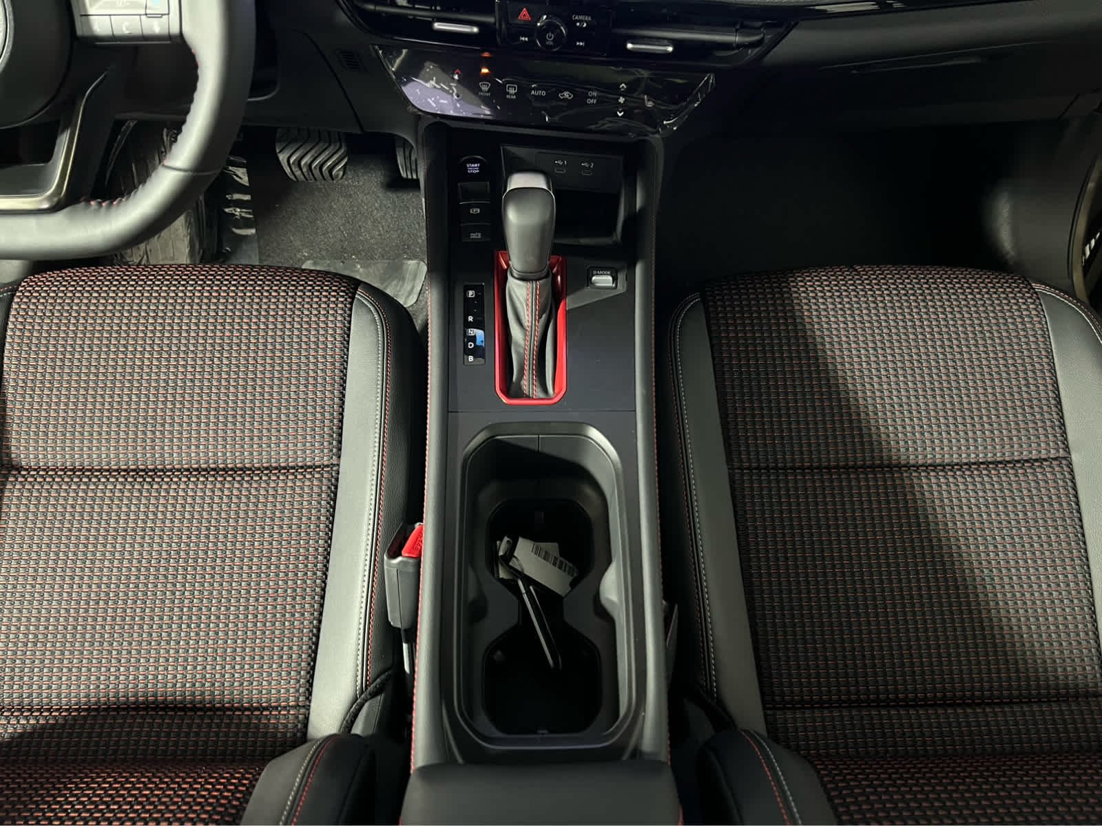 2026 Nissan KICKS SR AWD - Photo 10