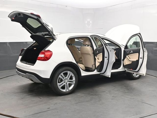 Used 2019 White Mercedes-Benz GLA 250 image 49
