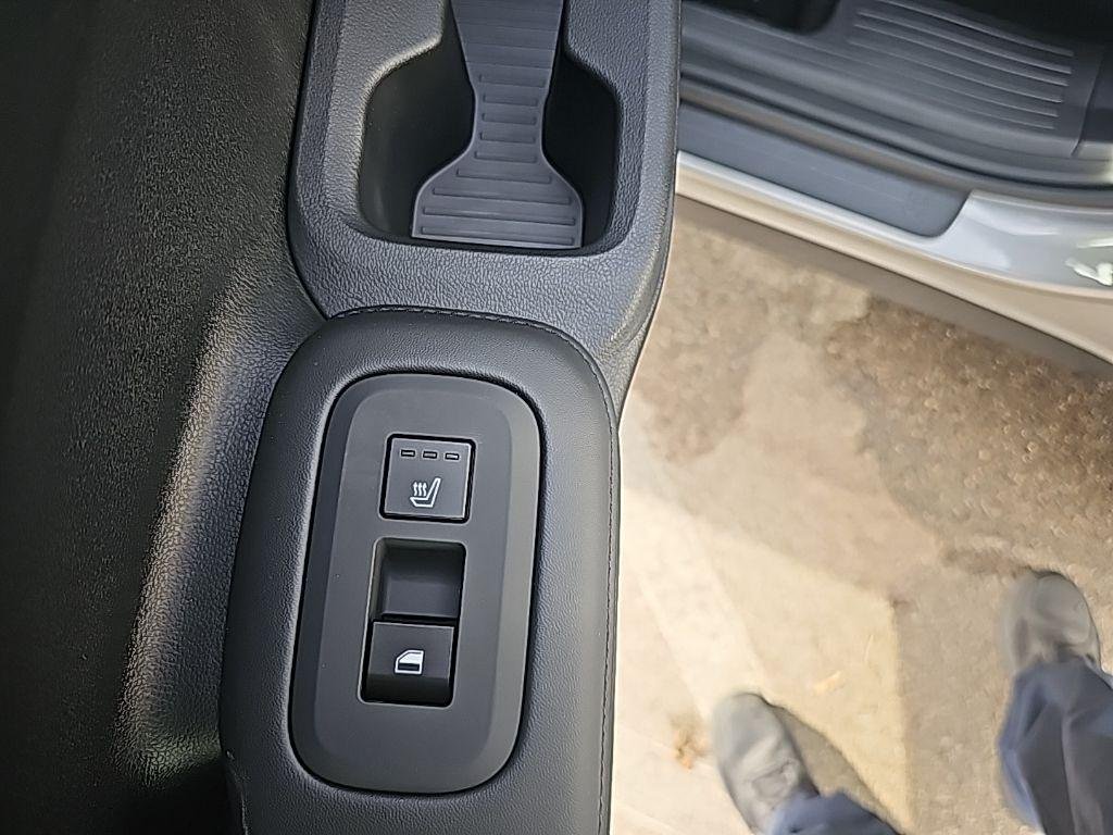 2026 Hyundai Santa Fe Limited - Photo 31