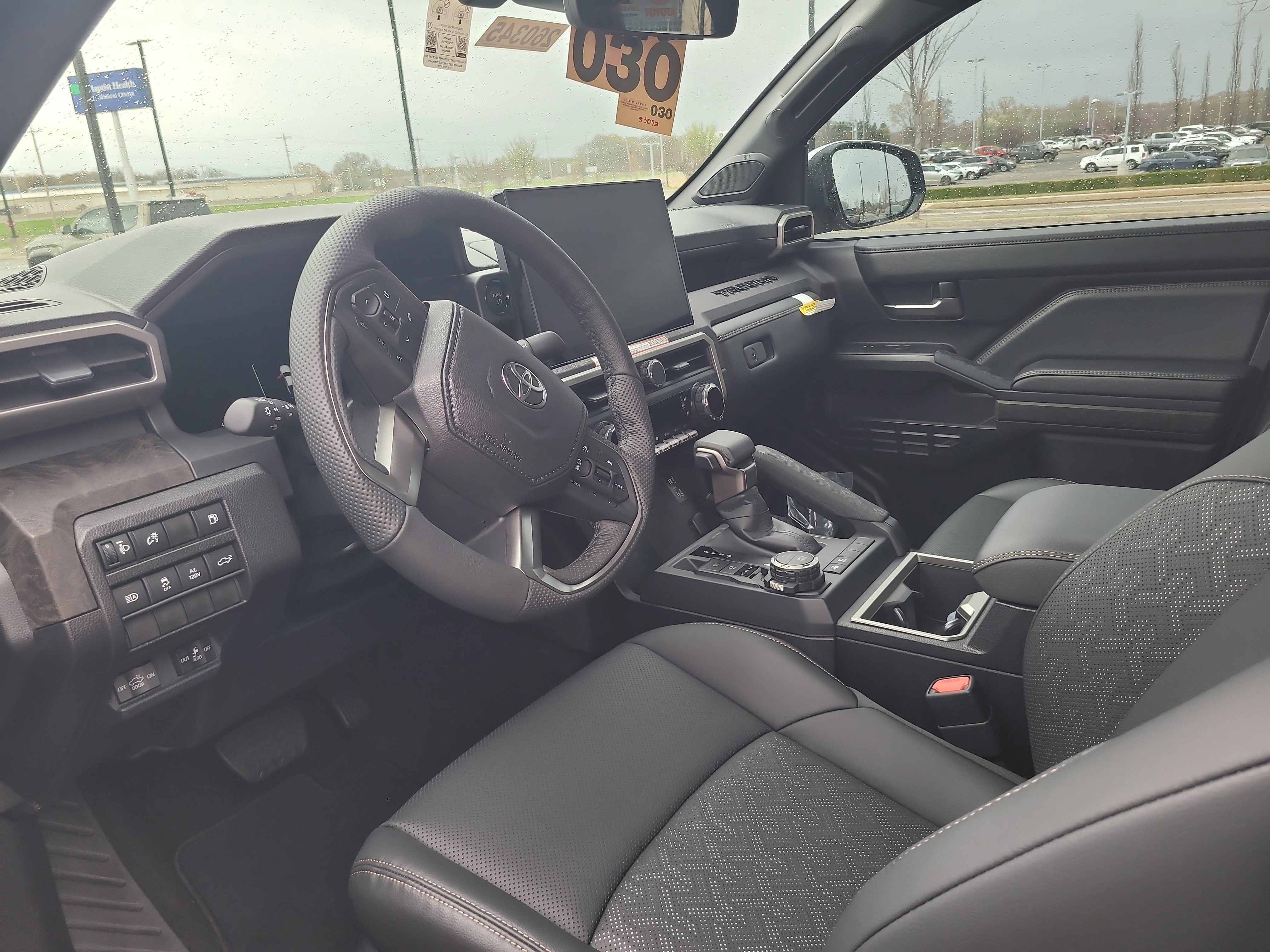 2026 Toyota Tacoma Limited - Photo 10