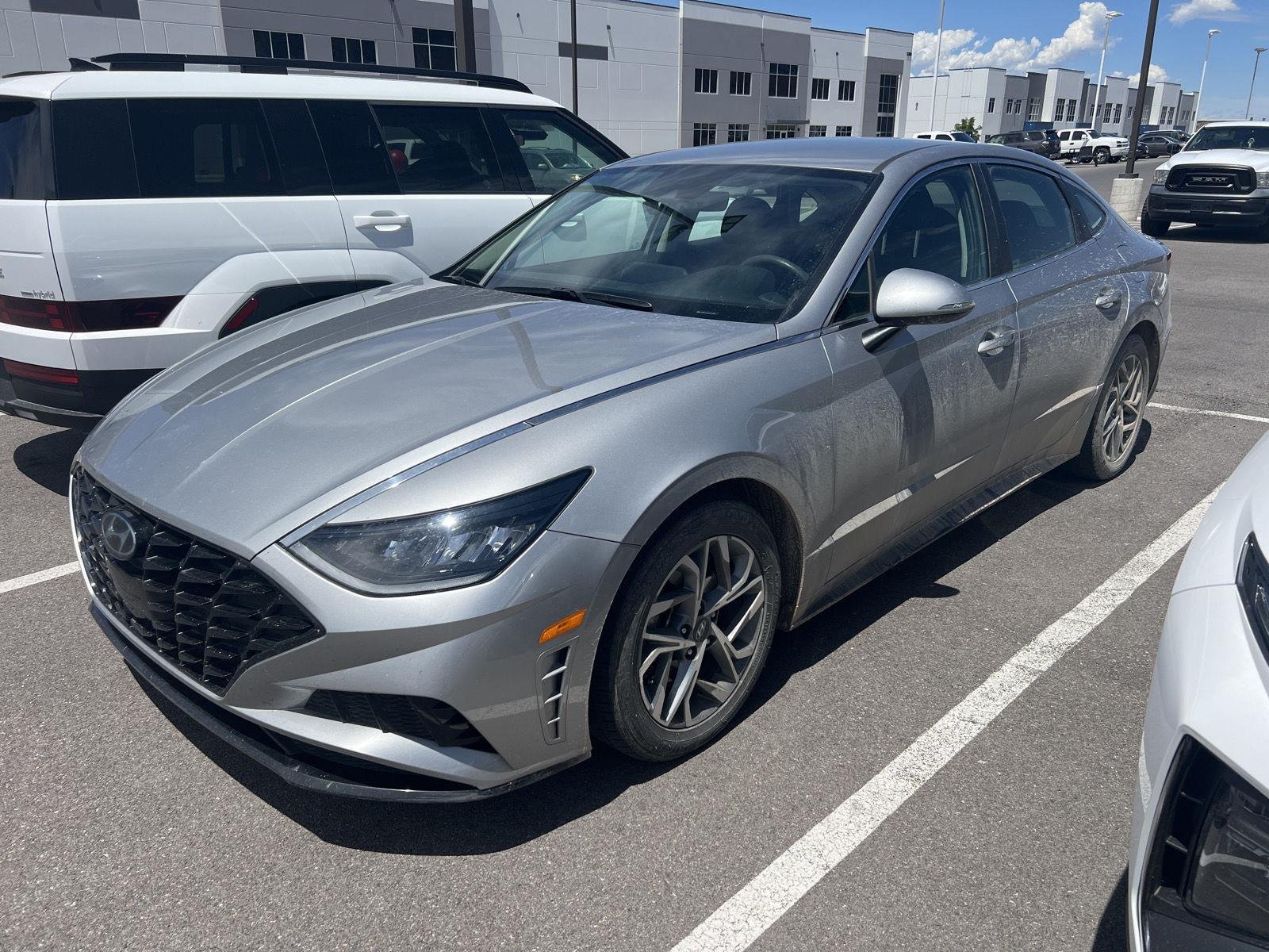 Used 2020 Shimmering Silver Pearl Hyundai SEL image 1