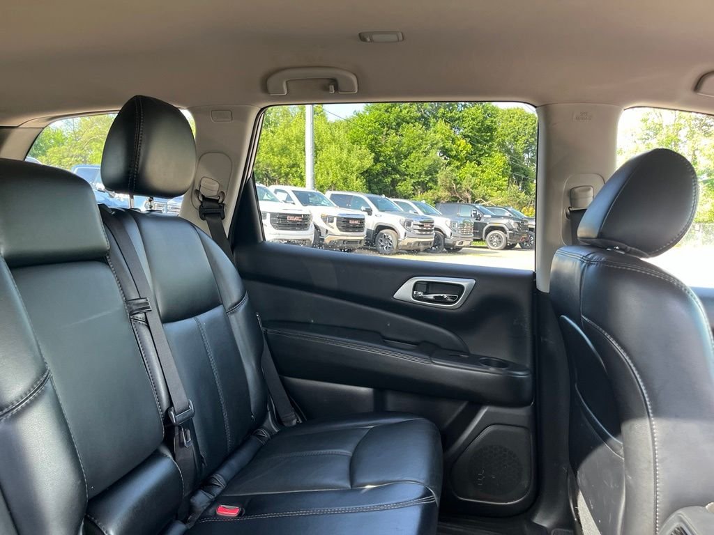 Used 2020 Brilliant Silver Metallic Nissan SL image 39