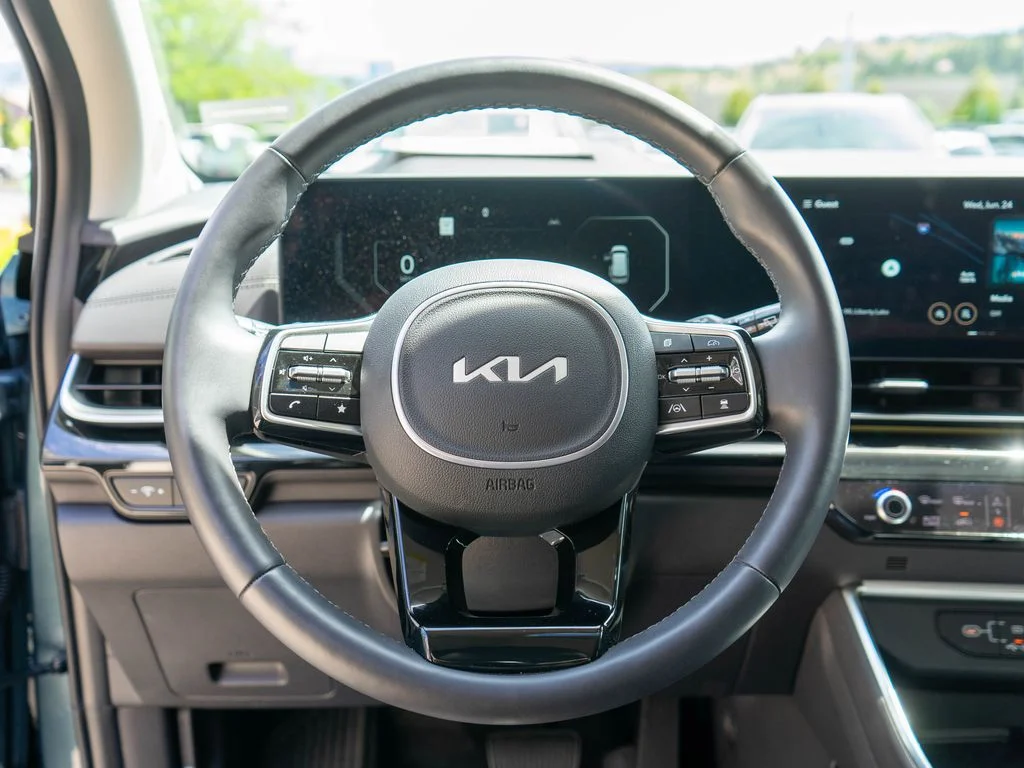 Used 2025 Blue Kia SX Prestige image 19