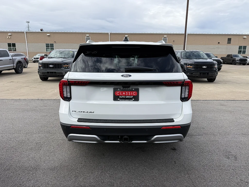 New 2027 Star White Metallic Tri-Coat Ford Platinum™ image 4