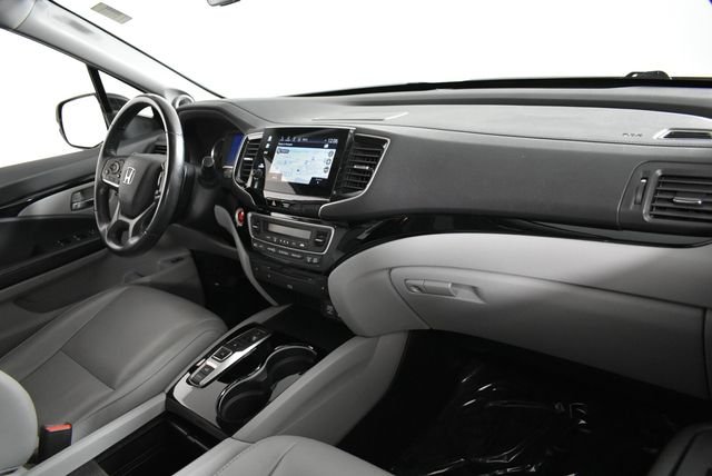 Used 2019 Blue Honda Touring image 15