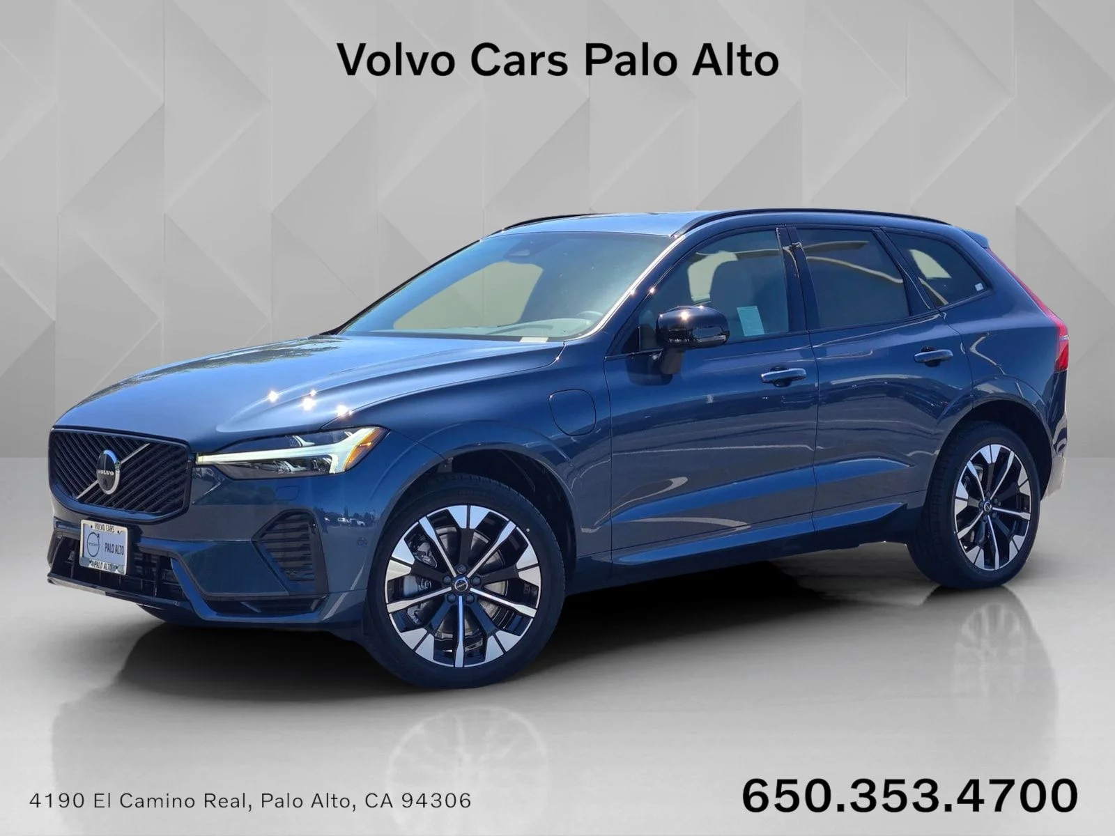 2026 Volvo XC60 T8 Plus Dark AWD's photo