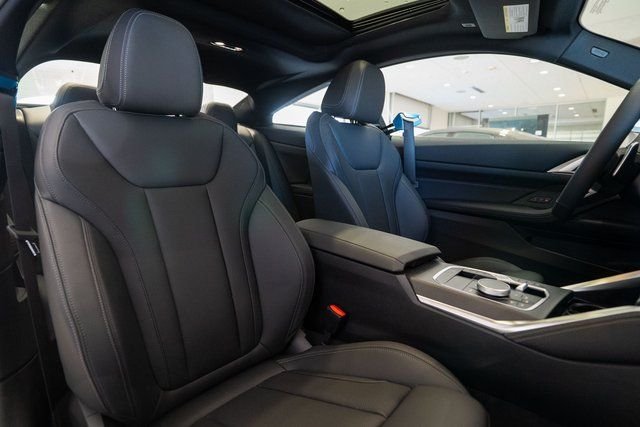 New 2026 Mineral White Metallic BMW 430i xDrive image 11