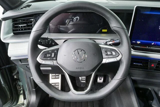New 2026 Avocado Green w/Deep Black Roof Volkswagen SE R-Line Black image 8