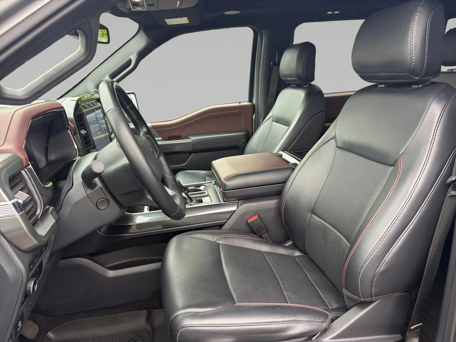 Used 2023 Silver Ford Lariat image 10