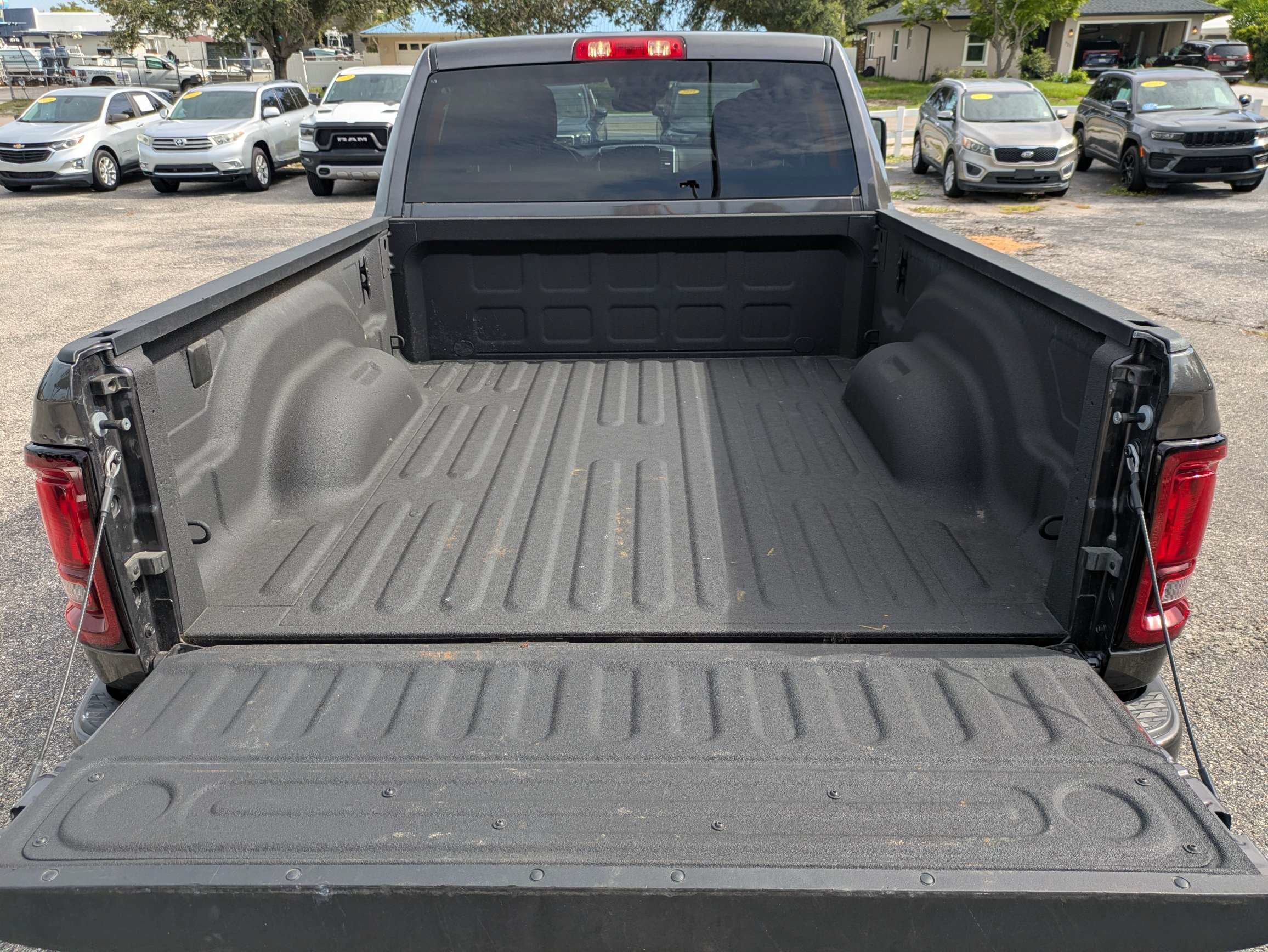 Used 2025 Granite Crystal Metallic Clearcoat Ram Big Horn image 15