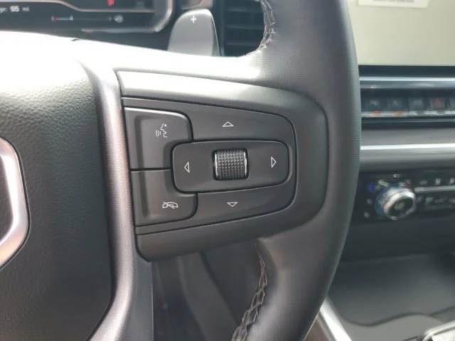 Used 2025 Summit White GMC SLT image 19