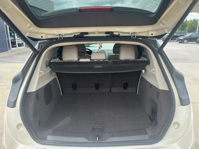 Used 2018 Beige Lincoln Reserve image 6