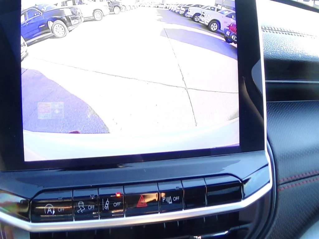 Used 2024 Bright White Clear Coat (pw7) Jeep Trailhawk image 32