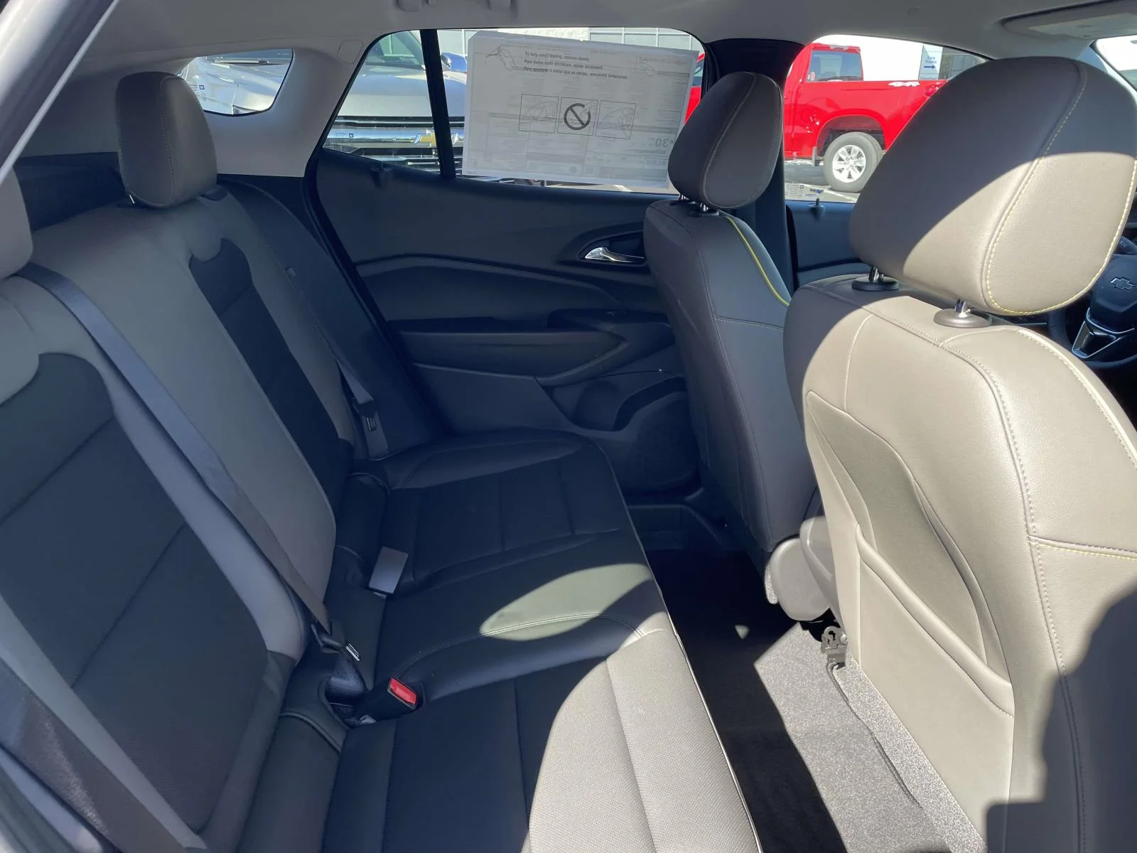New 2026 Mosaic Black Metallic Chevrolet ACTIV image 9
