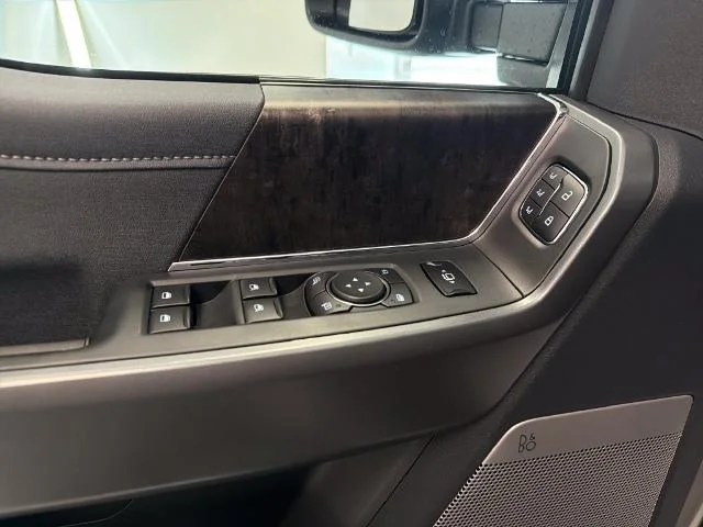 New 2027 Iconic Silver Metallic Ford F-250® Lariat® image 28
