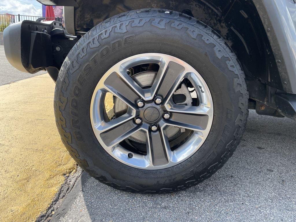 Used 2020 Gray Jeep Unlimited Sahara image 8