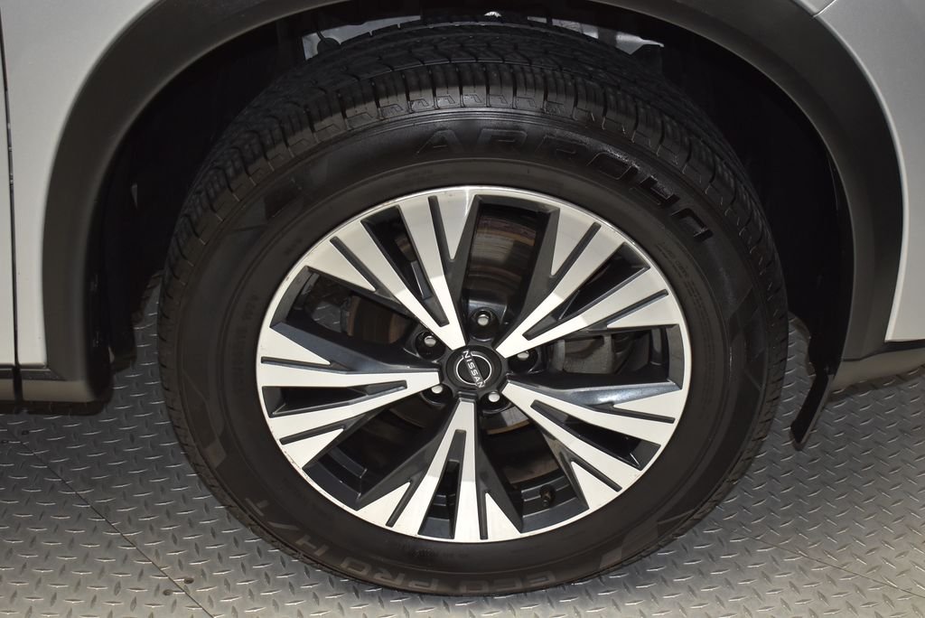 Used 2023 Silver Nissan SV image 33