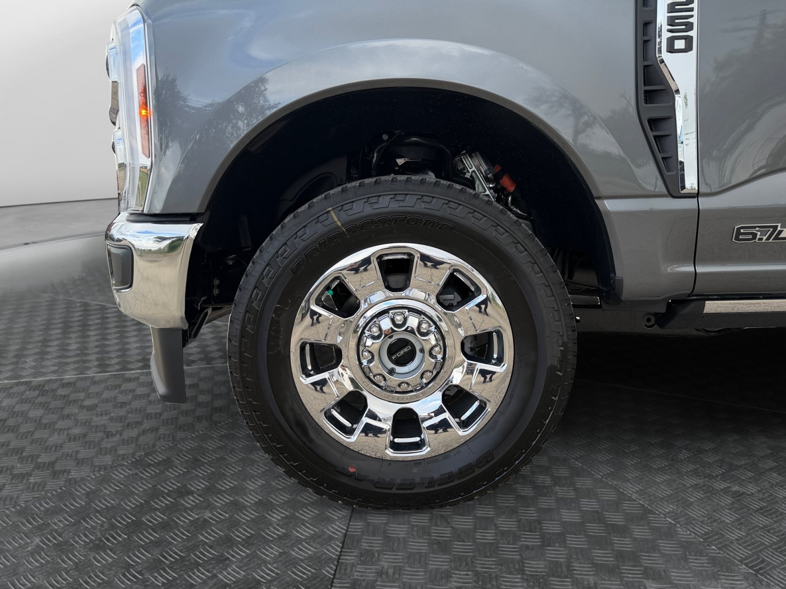 New 2026 Carbonized Gray Metallic Ford LARIAT image 9