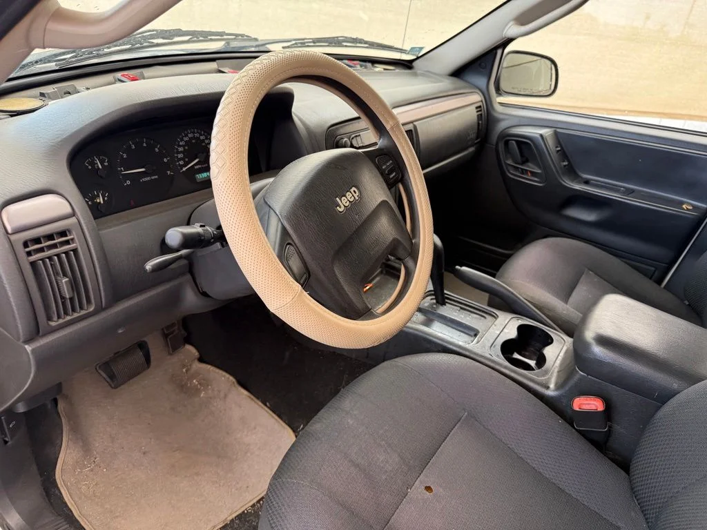 Used 2004 Stone White Jeep Laredo image 14