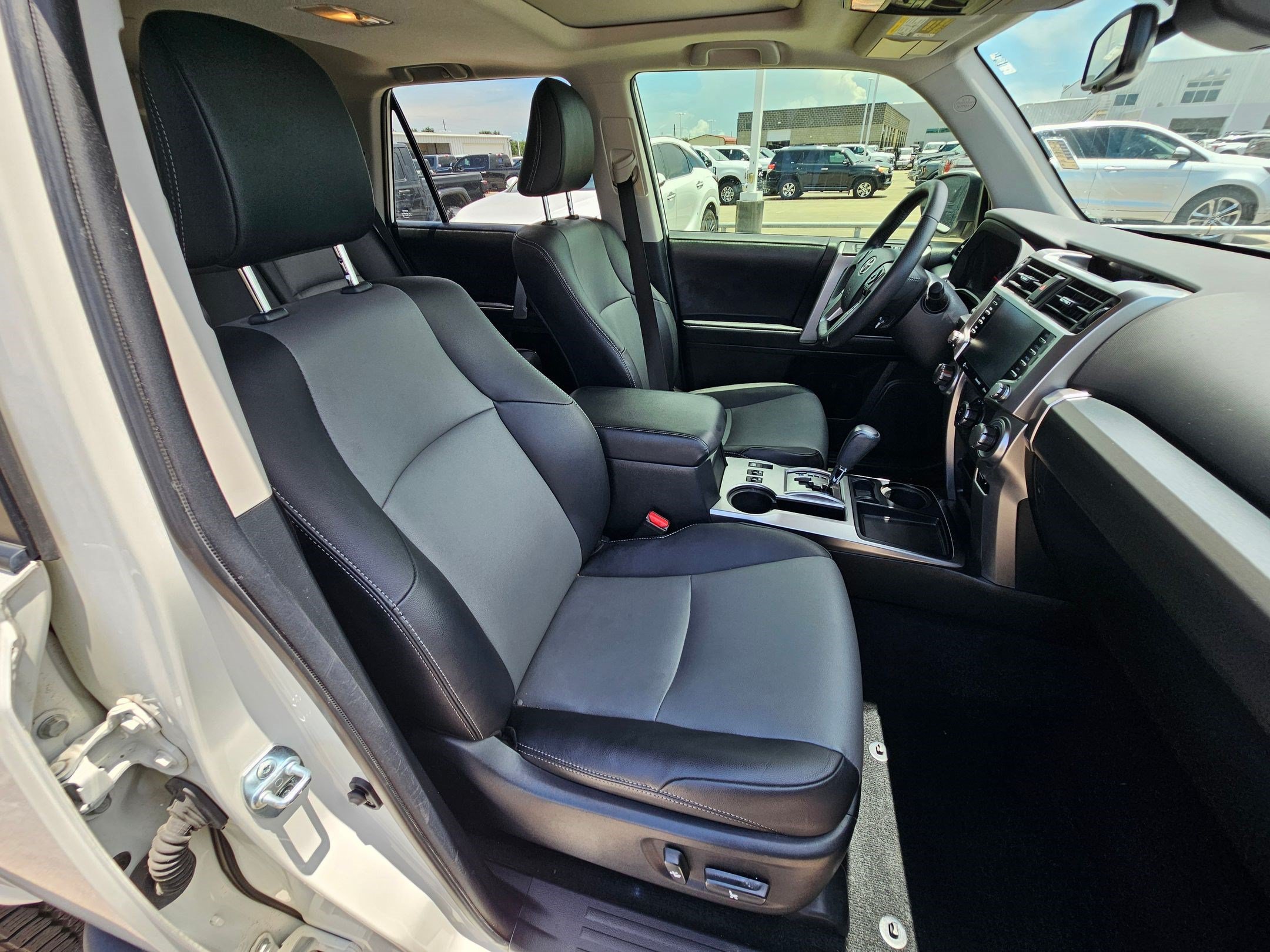 Used 2022 Blue Toyota SR5 Premium image 27