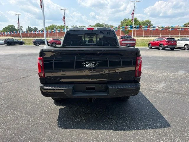 New 2026 Agate Black Metallic Ford XLT image 4