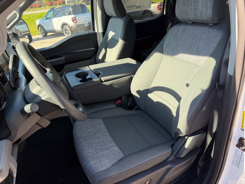 New 2026 Oxford White Ford F-250® XLT image 3