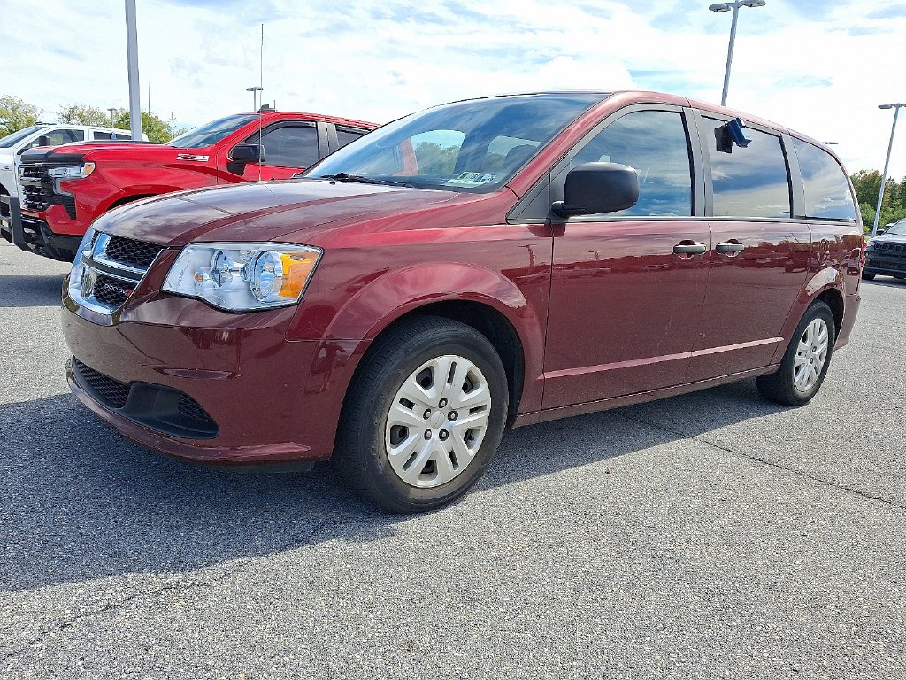 Used 2019 Red Dodge SE image 3