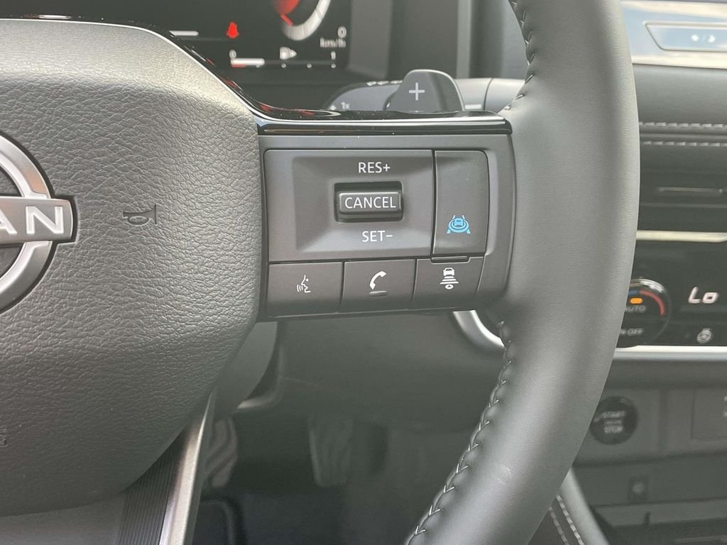 New 2026 Boulder Gray Pearl / Super Black Two-tone Nissan Platinum image 21
