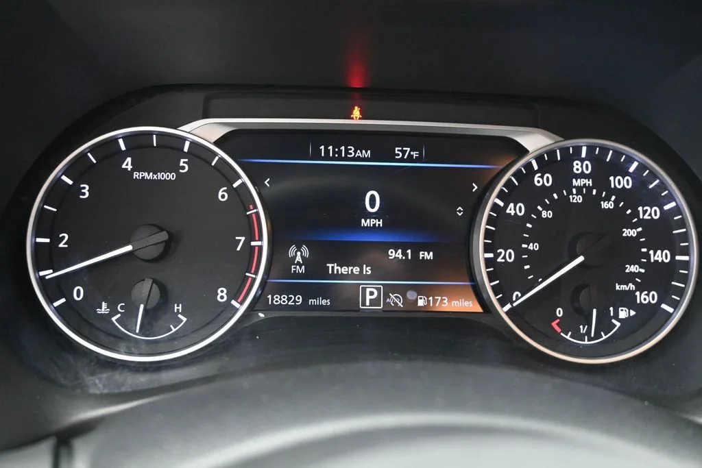 Used 2025 White Nissan SR image 21