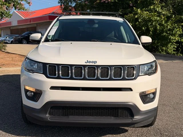 Used 2019 White Jeep Latitude image 8