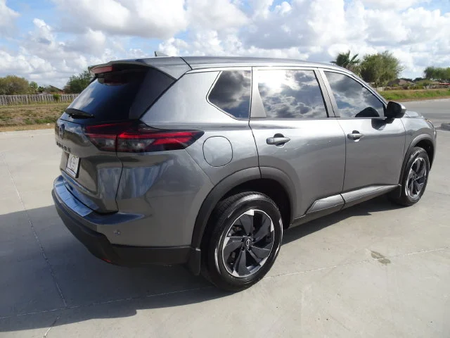 Used 2025 Gun Metallic Nissan SV image 4