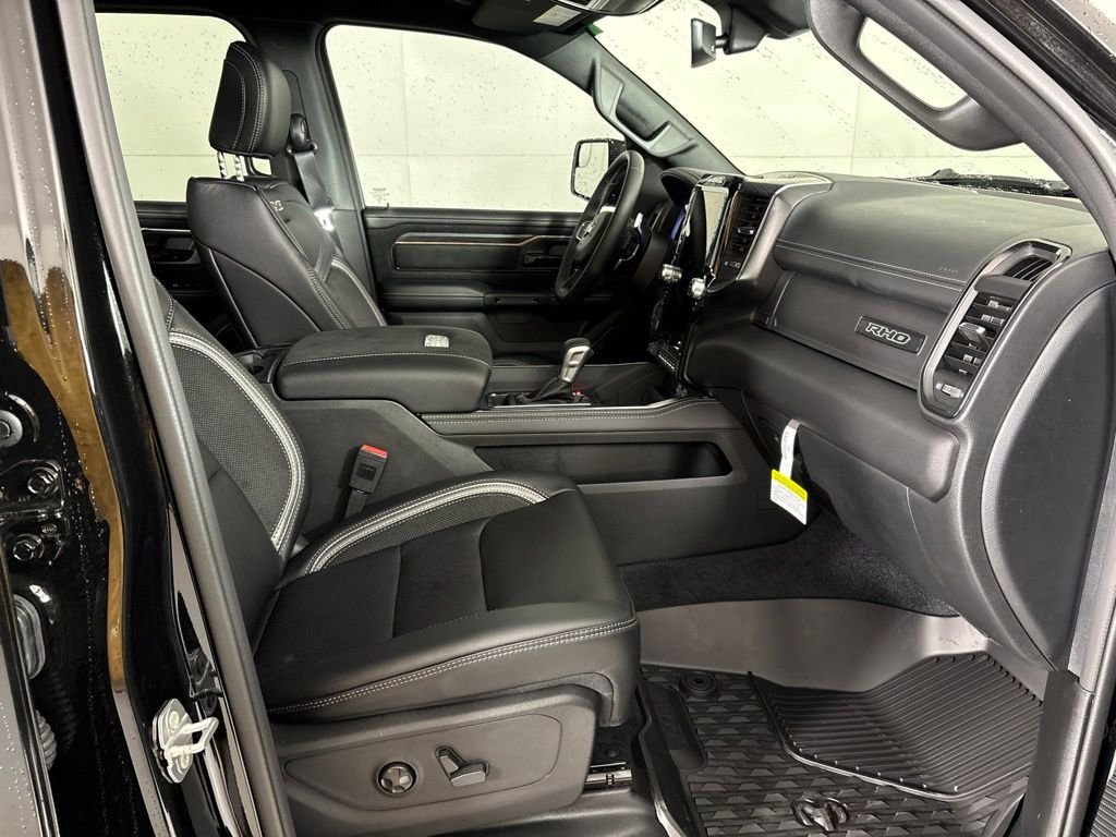 New 2026 Diamond Black Crystal Pearl-Coat Exterior Paint RAM RHO image 16