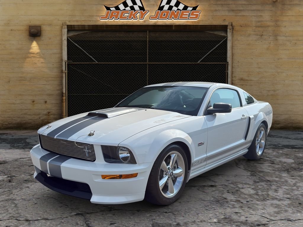 Used 2007 White Ford GT image 2