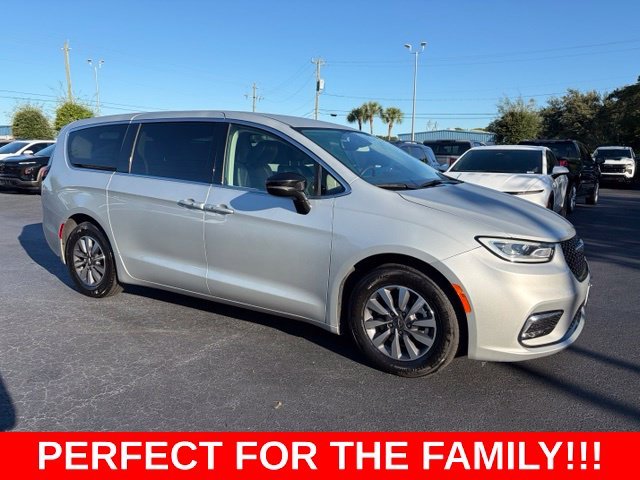 2024 Chrysler Pacifica PHEV