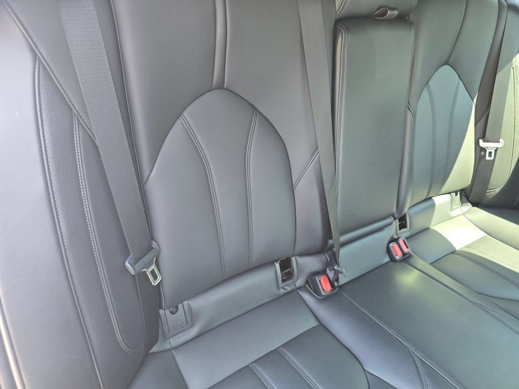 Used 2019 Midnight Black Metallic Toyota XLE image 5