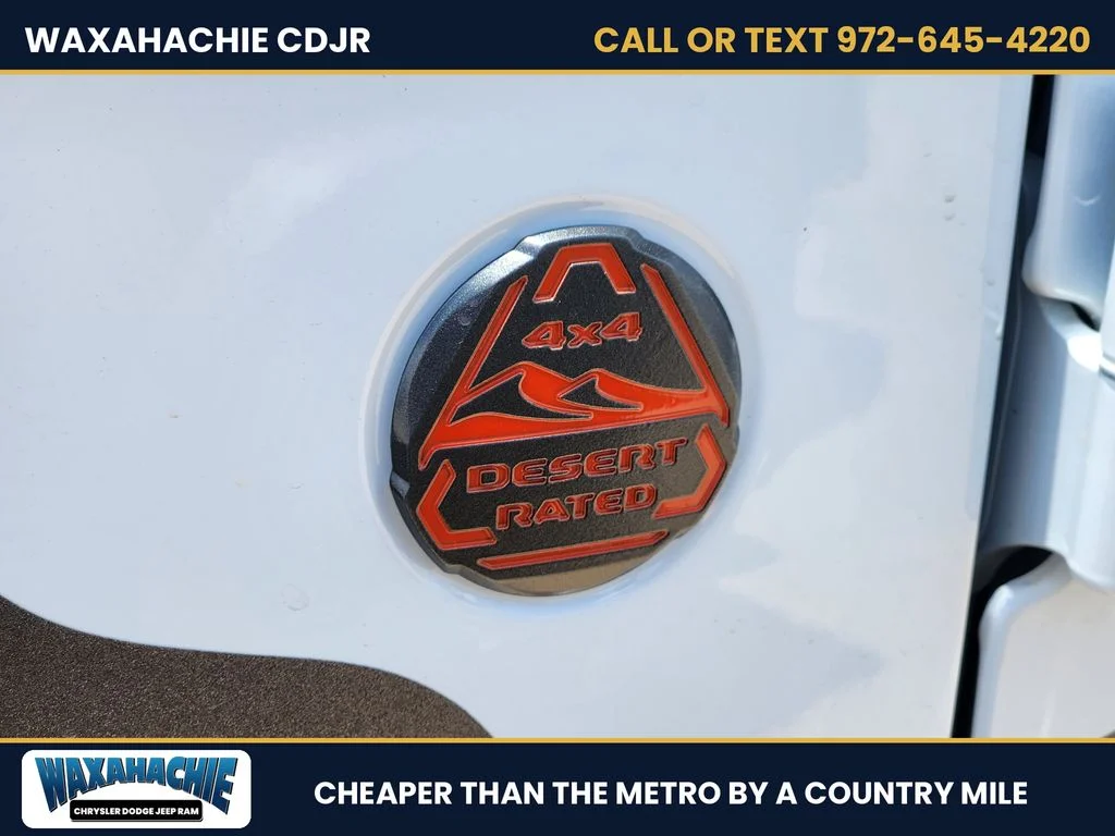 New 2026 Bright White Clear-Coat Exterior Paint Jeep Mojave image 9
