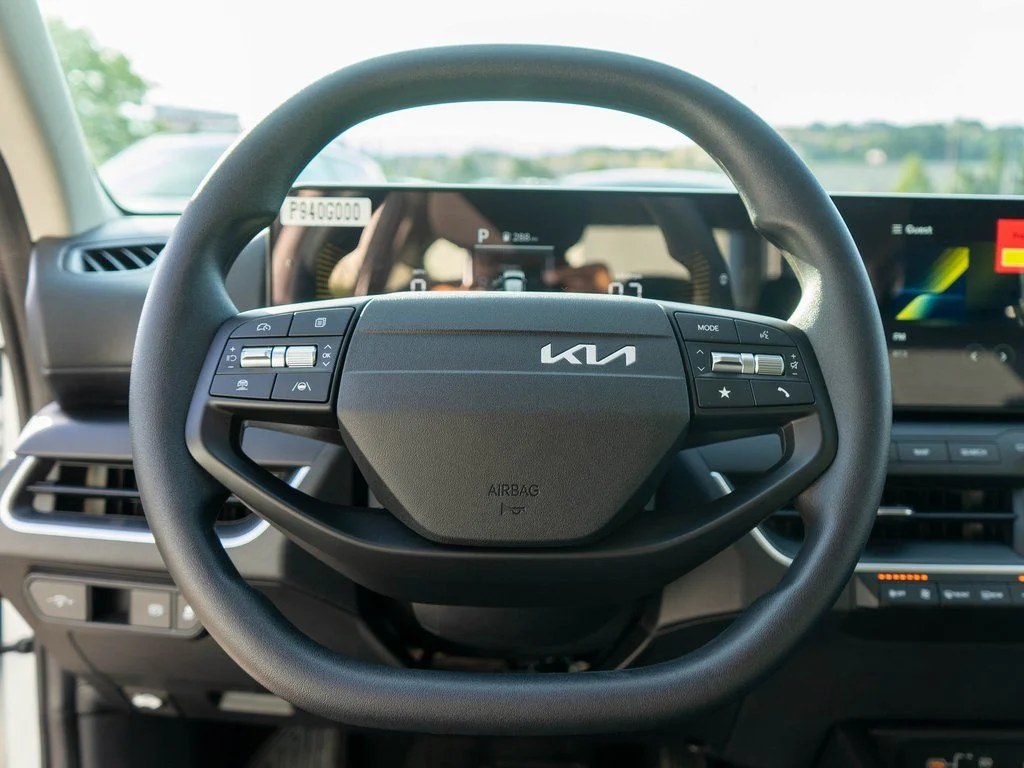 2025 Kia K4 LX - Photo 14