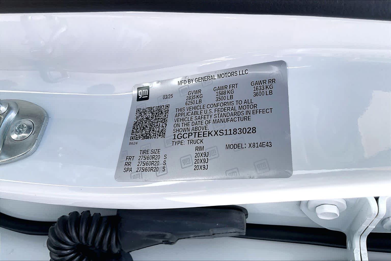 Used 2025 Summit White Chevrolet 4WD Trail Boss image 30