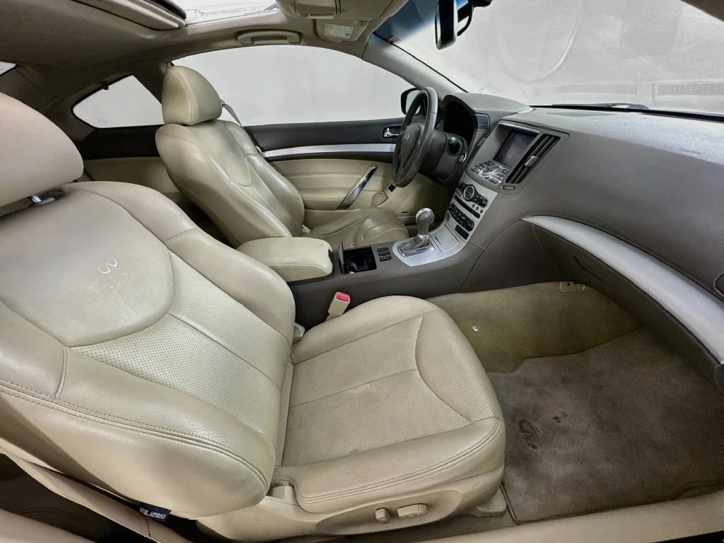 Used 2008 Ivory Pearl INFINITI Journey image 35