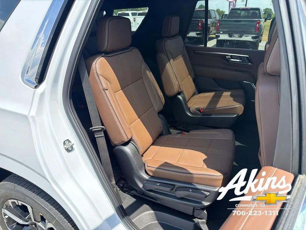 New 2026 Polar White Tricoat Chevrolet High Country image 19